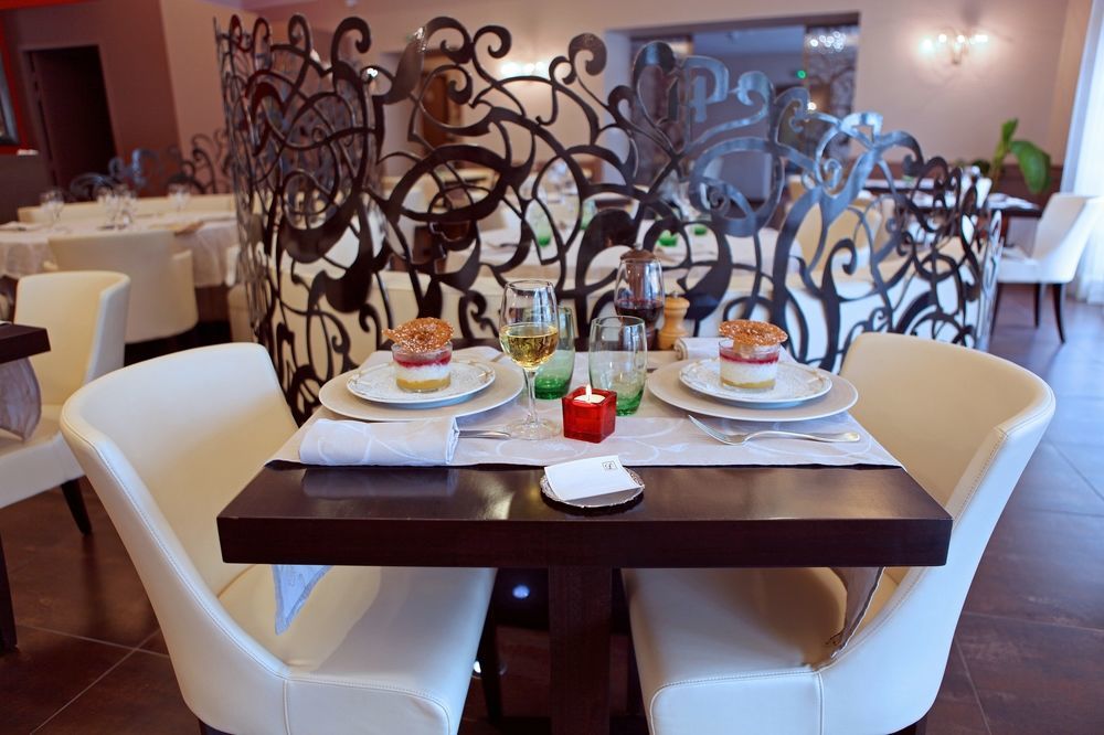 Logis Hotel Restaurant De La Paix Lodève Exteriér fotografie