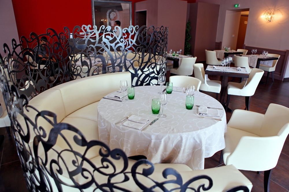 Logis Hotel Restaurant De La Paix Lodève Exteriér fotografie