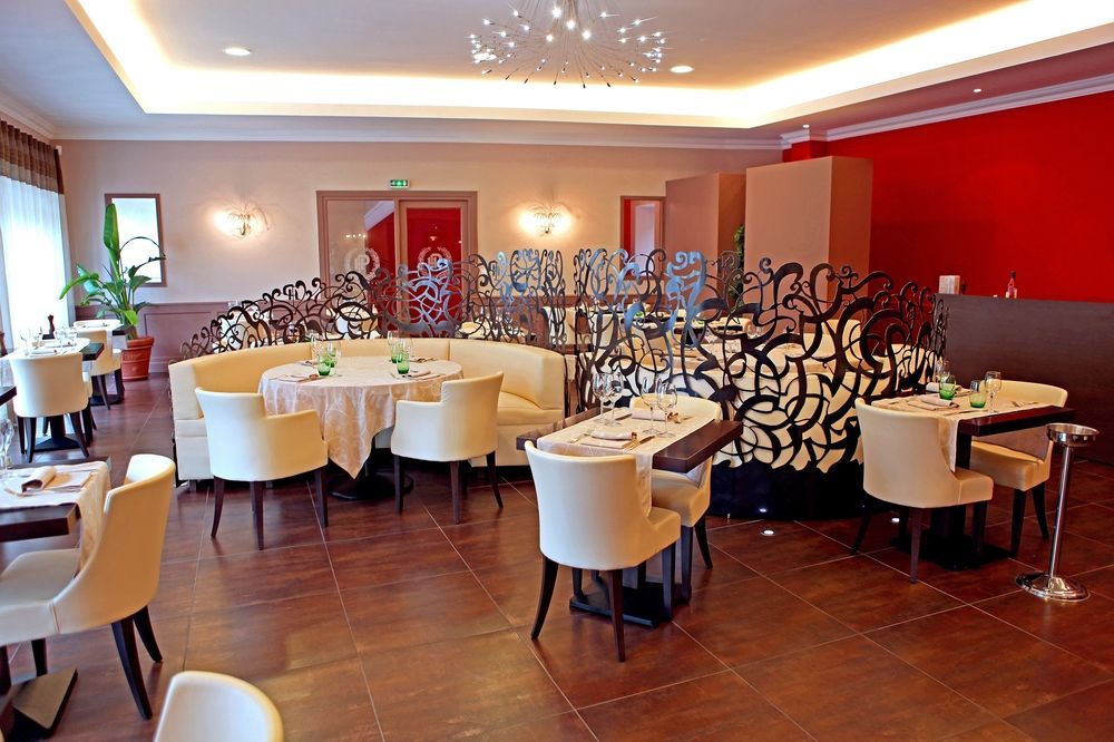 Logis Hotel Restaurant De La Paix Lodève Exteriér fotografie