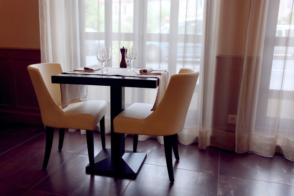 Logis Hotel Restaurant De La Paix Lodève Exteriér fotografie